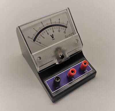 Voltmeter, analogt, 0-5 V/ 0-15 V