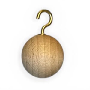 Pendelkule av tre med krok